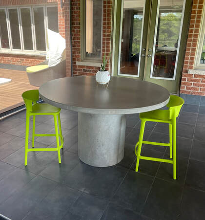 concrete-furniture-table-round