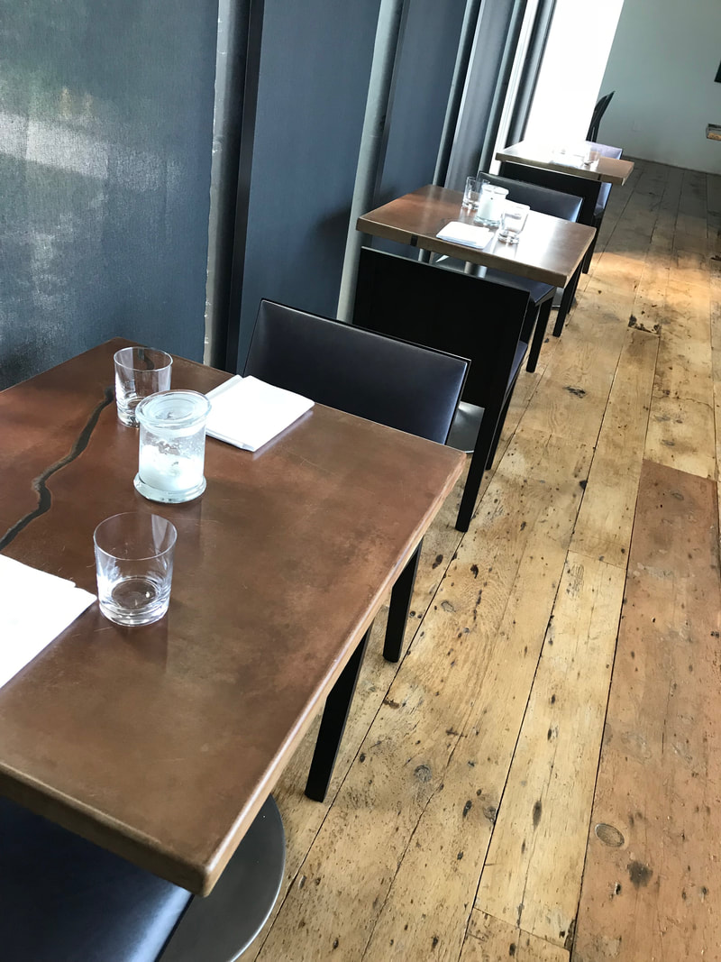 concrete-restaurant-tables