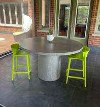 Custom-concrete-table-round